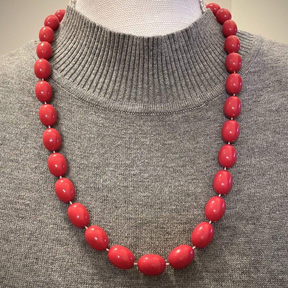VTG Retro c1970-80s Chunky Resin Bead Necklace, Red oval beads, 25" length